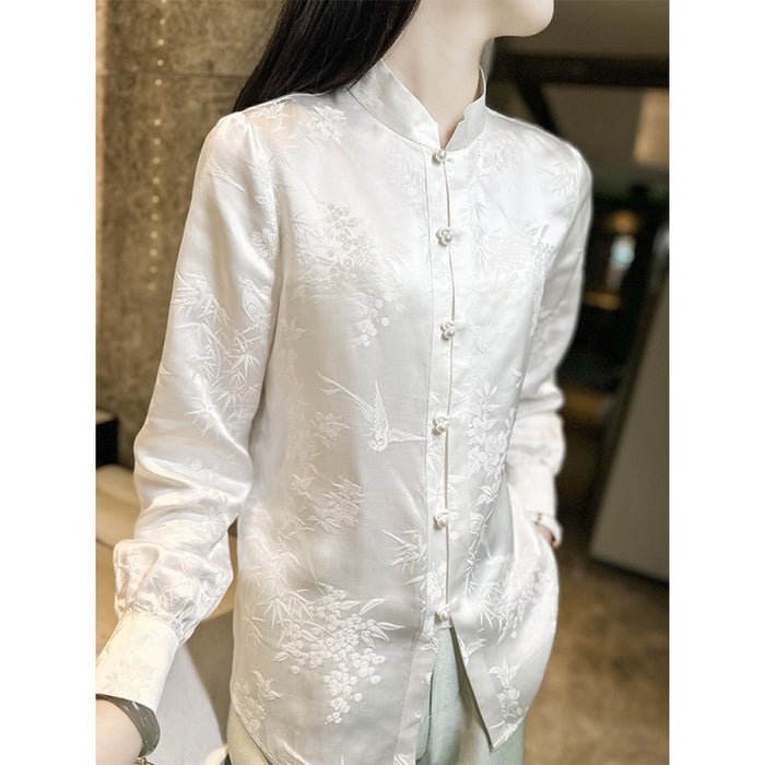 White / M is recommended for those under 108 catties