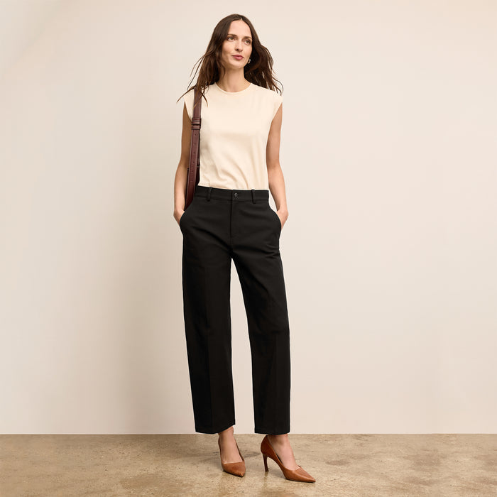 Woman wearing black jeans | Lead