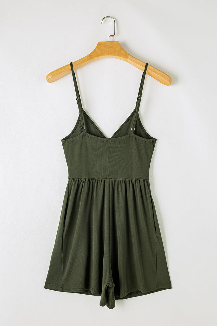 Combi-short côtelée vert mousse à bretelles fines et taille cintrée-A WOMAN WE LOVE