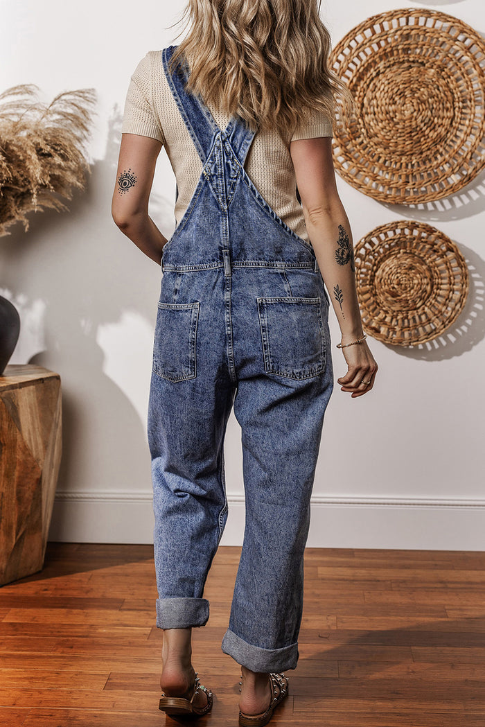 Combinaison en denim bleu voile à jambe droite avec poches-A WOMAN WE LOVE