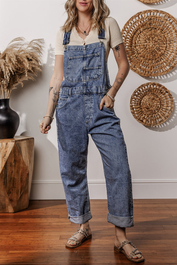 Combinaison en denim bleu voile à jambe droite avec poches-A WOMAN WE LOVE