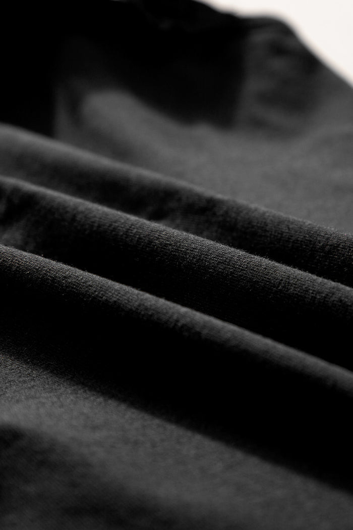 Débardeur slim noir à larges bretelles et volants-A WOMAN WE LOVE