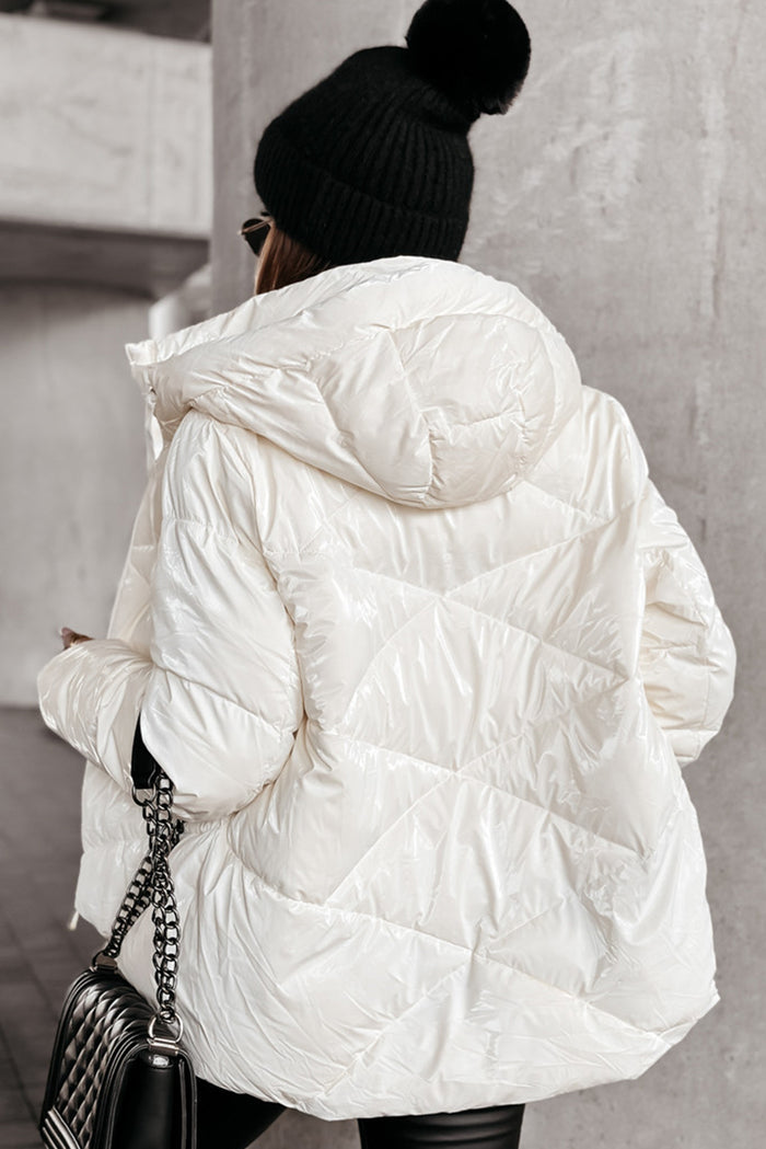 Doudoune blanche matelassée à capuche et zippée-A WOMAN WE LOVE