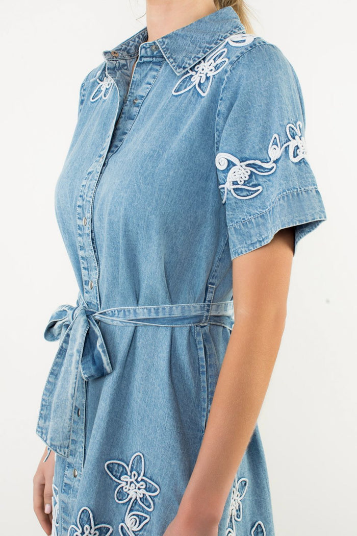 snap closure chambray dress with belt and white embroidery