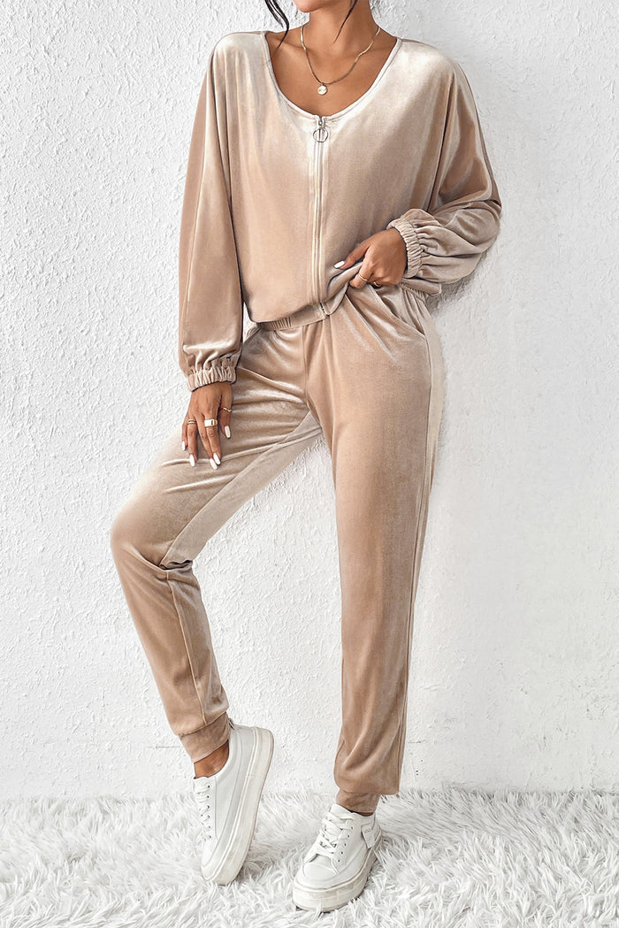 Ensemble deux pièces haut zippé et pantalon de jogging en velours parchemin-A WOMAN WE LOVE