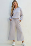 Ensemble haut à col en V texturé uni gris clair et pantalon large-A WOMAN WE LOVE