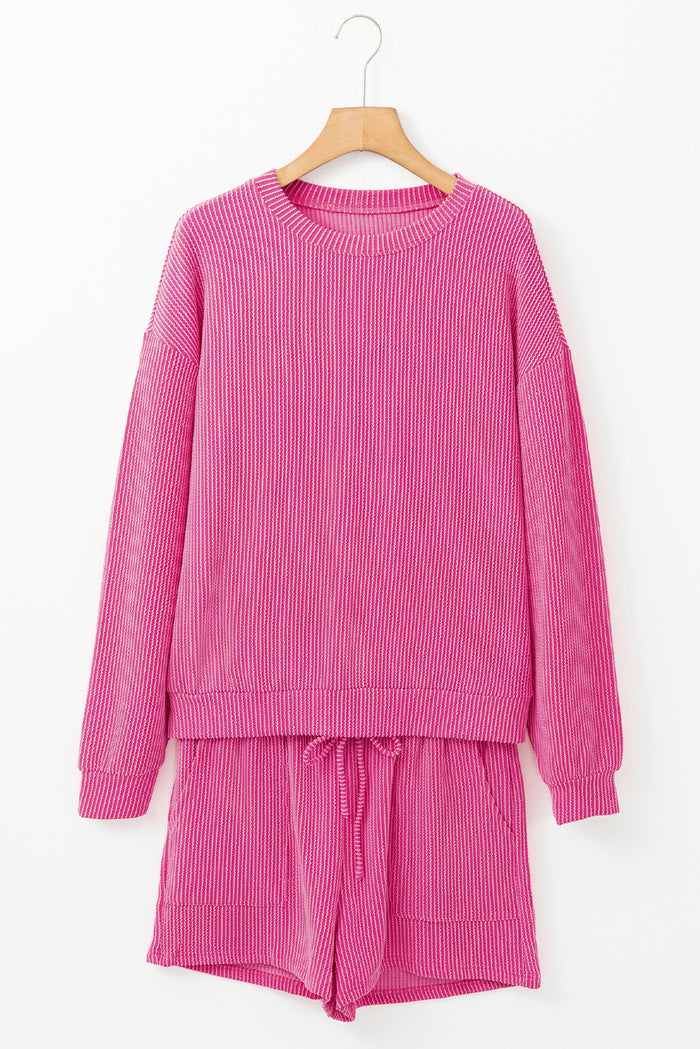 Ensemble haut et short texturé à manches longues et cordon rose fraise-A WOMAN WE LOVE