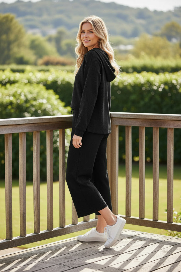 Ensemble haut noir à col en V texturé uni et pantalon large