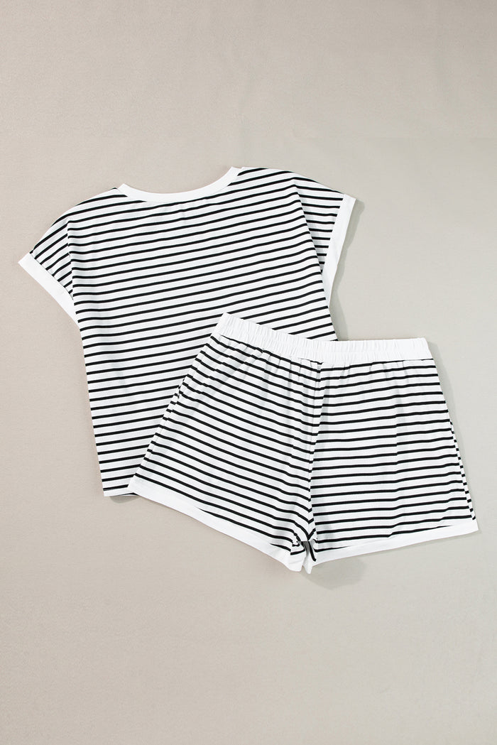 Ensemble t-shirt et short à rayures blanches et bords contrastés-A WOMAN WE LOVE