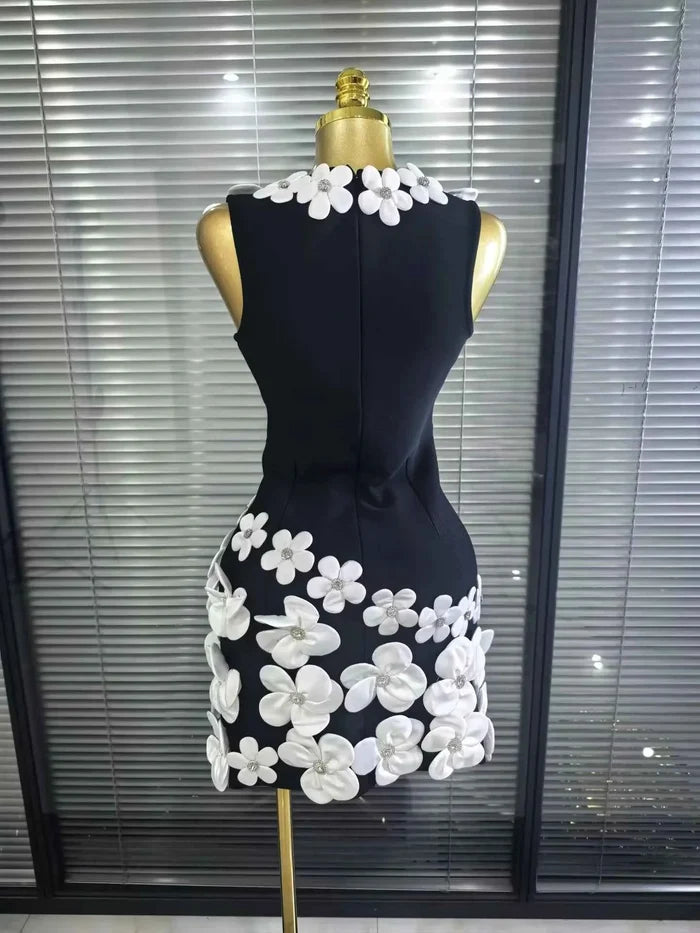 Flora Sleeveless Sexy V-Neck Florals Bodycon Mini Bandage Dress