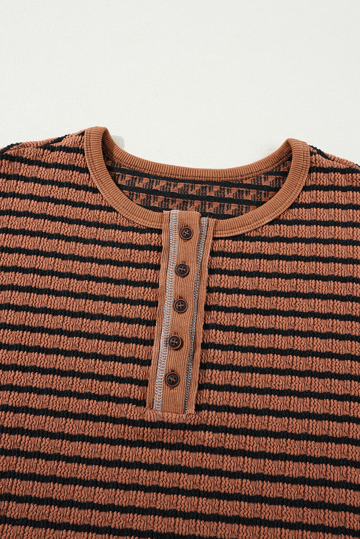 Haut à manches longues Henley texturé à rayures marron *
