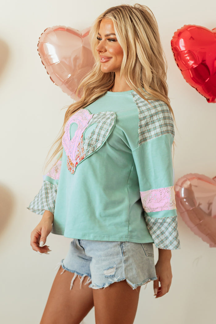 Haut large à manches longues Clearly Aqua Plaid Floral Peace Heart Graphic