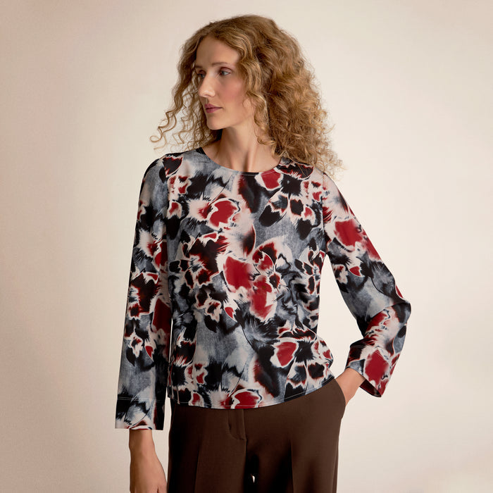 Woman wearing the Jules Top | Lead