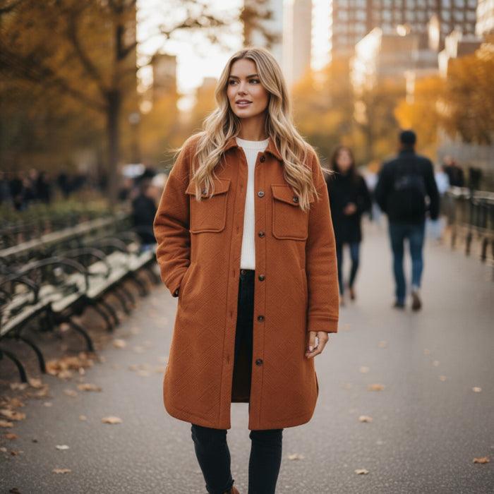 Manteau Duster doré à col texturé et épaules tombantes boutonné sur le devant