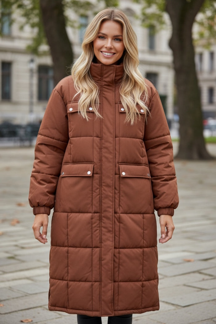 Manteau mi-long zippé à col montant et matelassé café