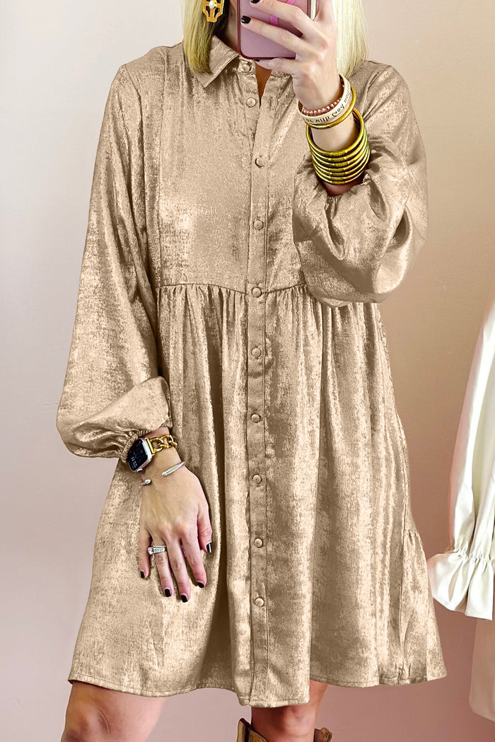 Mini-robe chemise boutonnée à manches bouffantes et brillant métallisé abricot