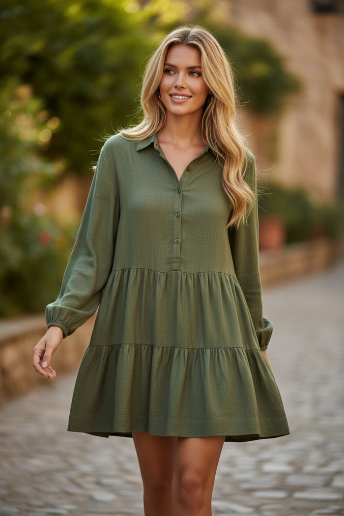 Mini-robe chemise plissée boutonnée à manches bouffantes et à plusieurs niveaux vert jungle