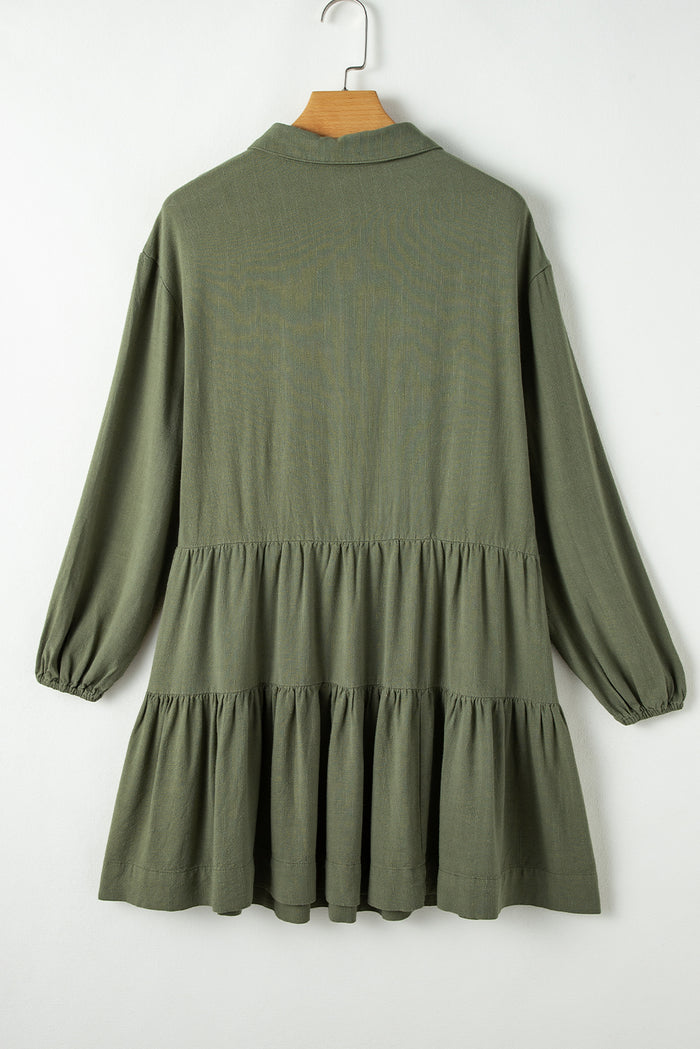 Mini-robe chemise plissée boutonnée à manches bouffantes et à plusieurs niveaux vert jungle