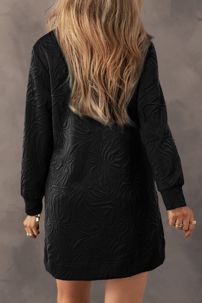 Mini-robe droite noire texturée en jacquard avec fermeture éclair sur un quart