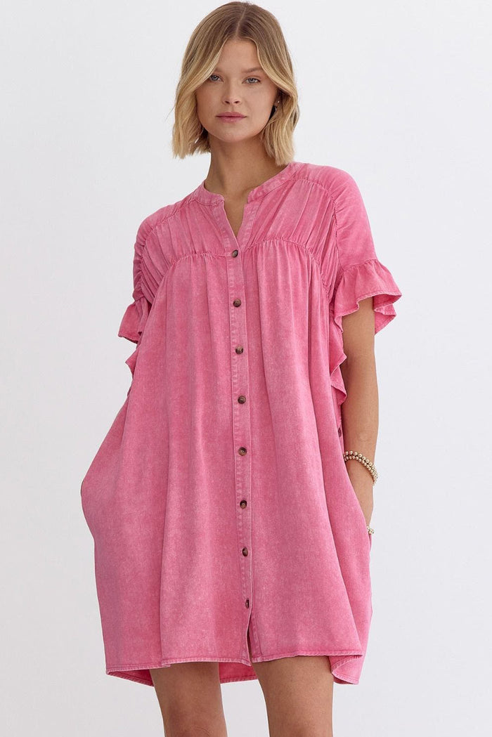 Mini-robe en jean boutonnée à manches courtes et à volants rose