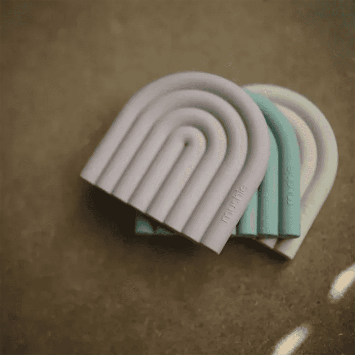 Mushie® Grizalo mavrica Shifting Sand Mushie