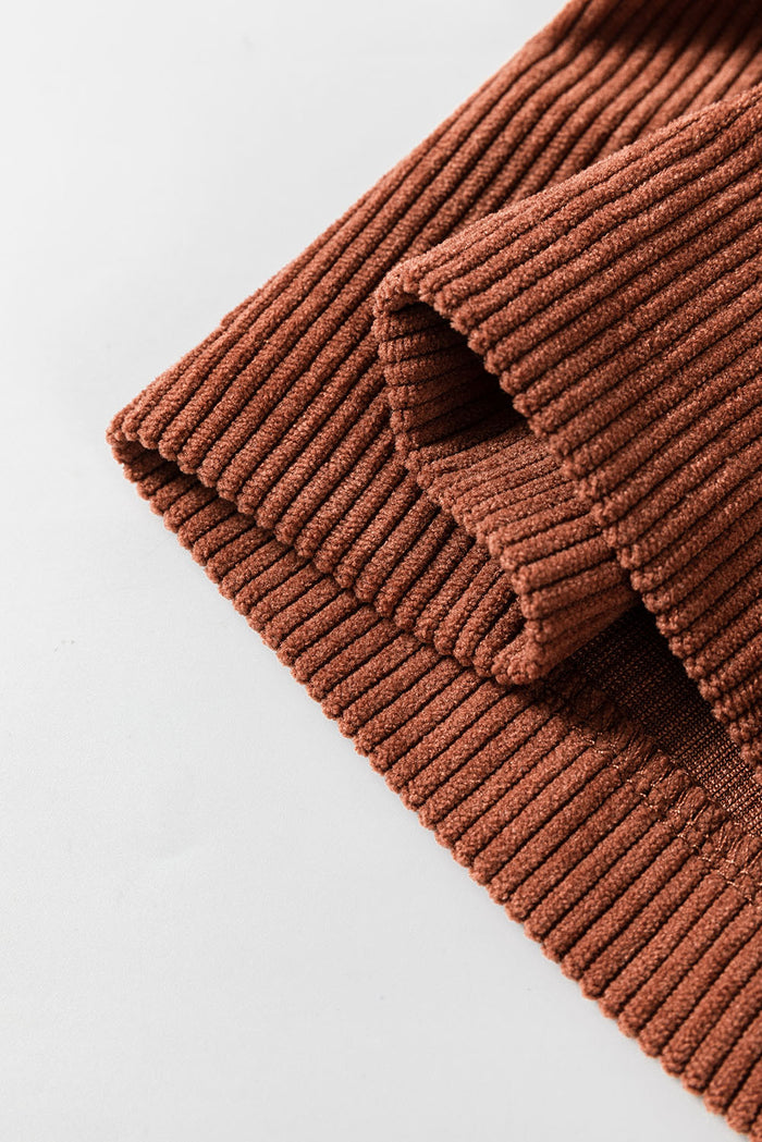 Pantalon en velours côtelé marron taille haute avec poches carrées