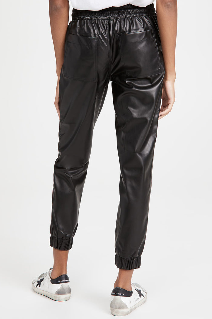 Pantalon noir en similicuir à taille smockée