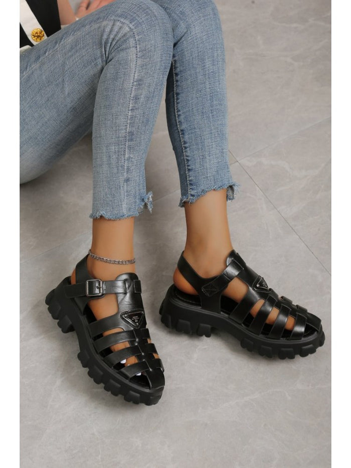 Black / 35