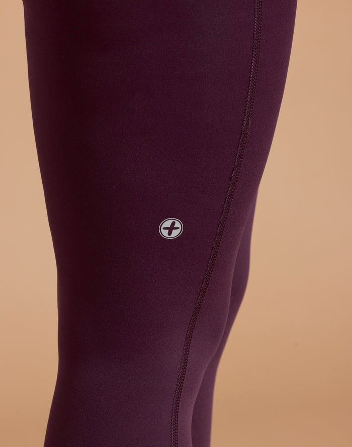 Relentless 7/8 Legging in Grape Noir