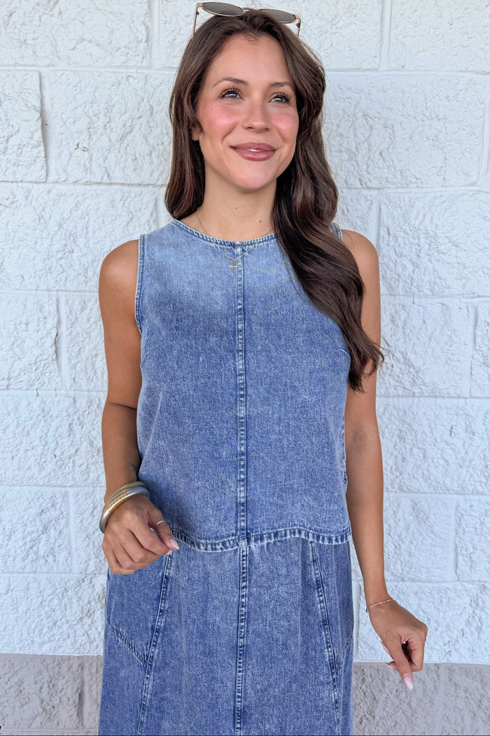 washed blue denim sleeveless crew neckline semi-cropped top