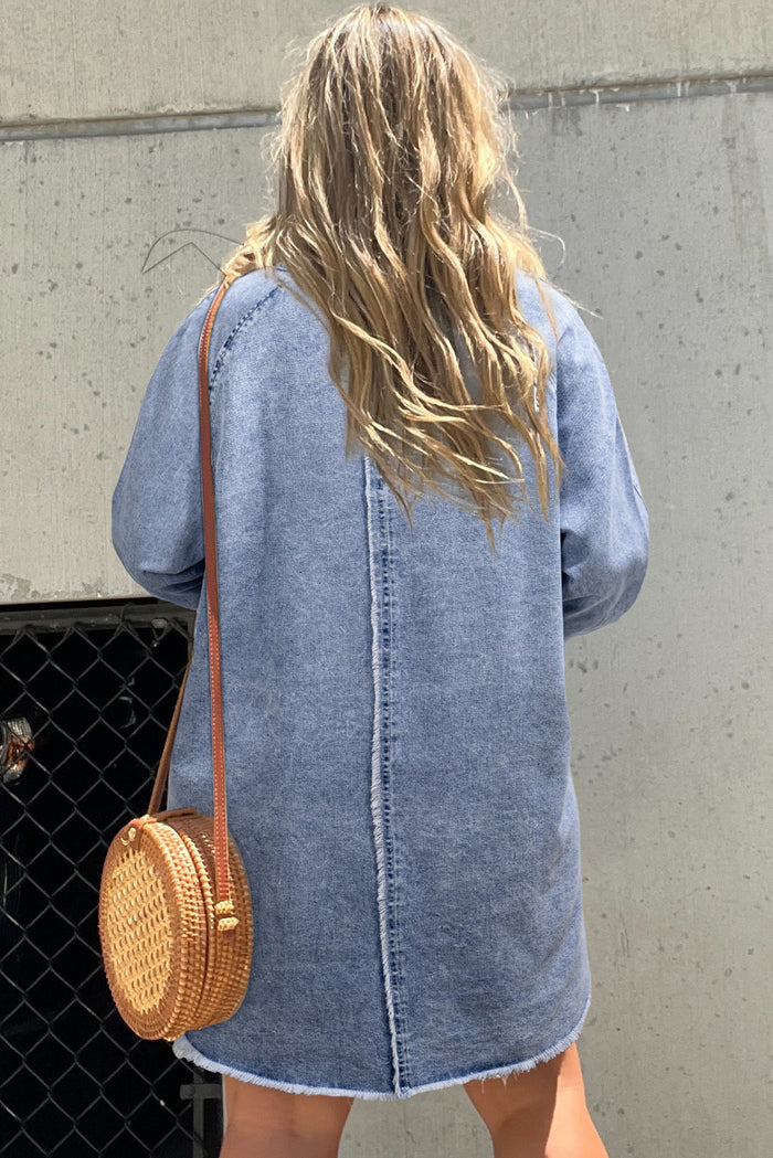 Robe en jean à manches longues boutonnée et ourlet brut avec poches Beau Blue