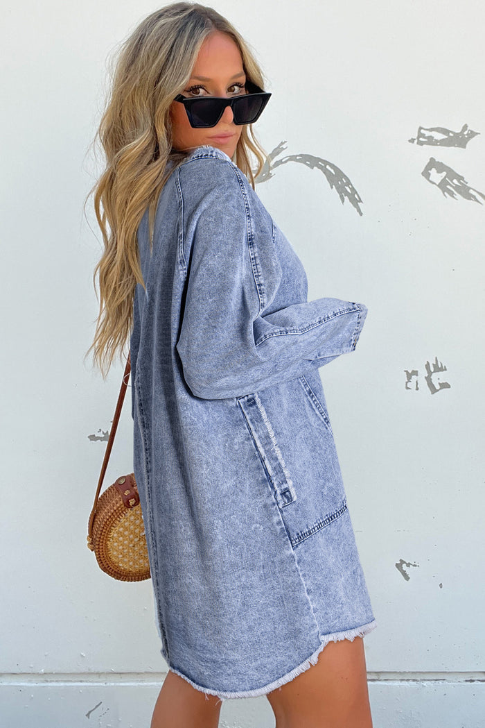 Robe en jean à manches longues boutonnée et ourlet brut avec poches Beau Blue