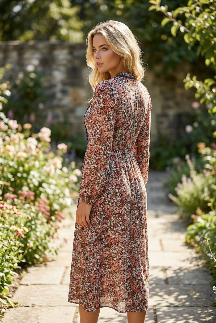 Robe midi à imprimé floral fendue sur le devant *