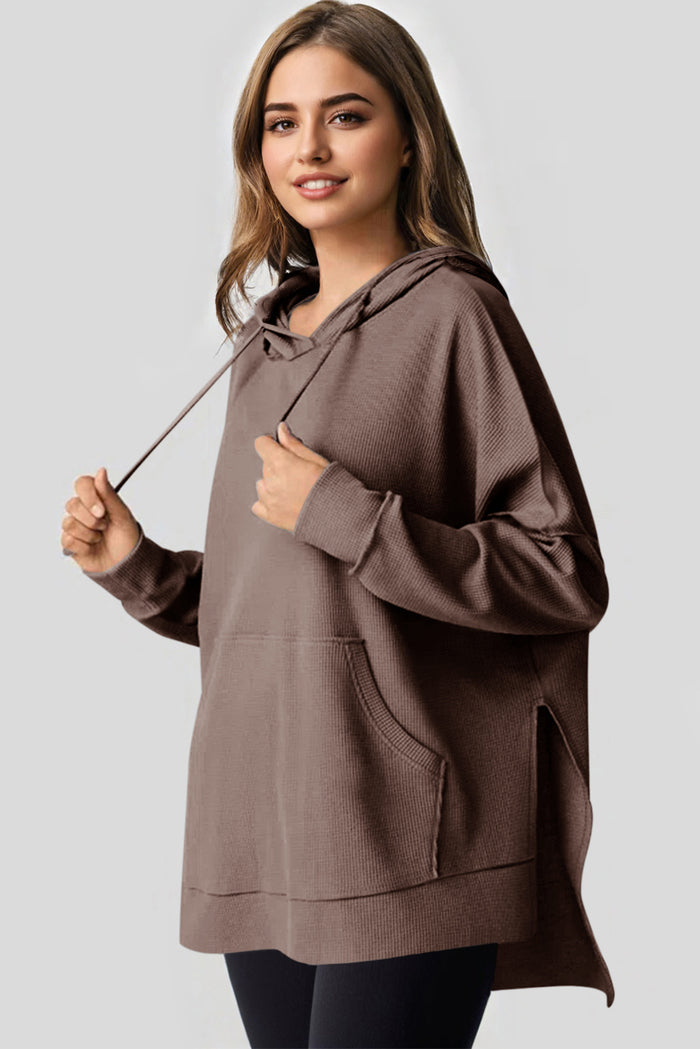 Sweat à capuche surdimensionné haut bas doublé en polaire en tricot gaufré café
