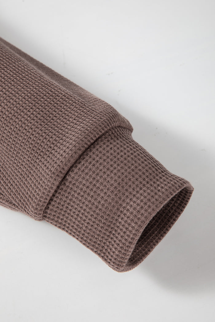 Sweat à capuche surdimensionné haut bas doublé en polaire en tricot gaufré café