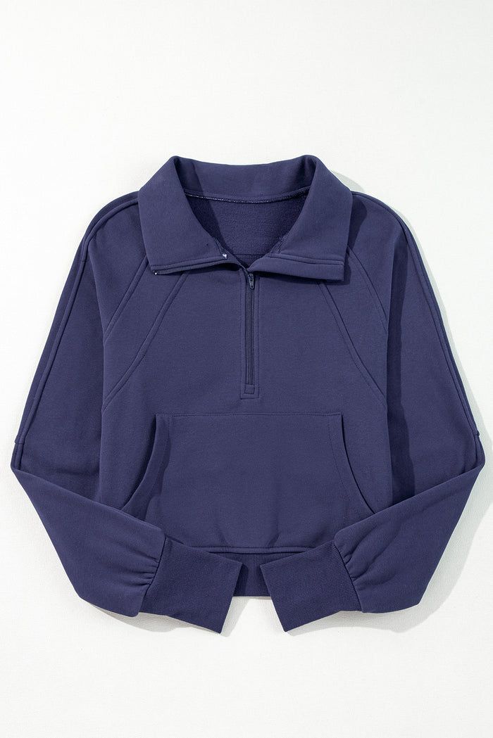 Sweat-shirt bleu marine à manches et col montant *