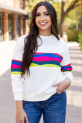 T-shirt blanc à manches longues avec accents rayés colorés