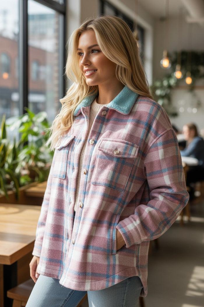 Veste ample à col et poches à rabat à imprimé écossais rose