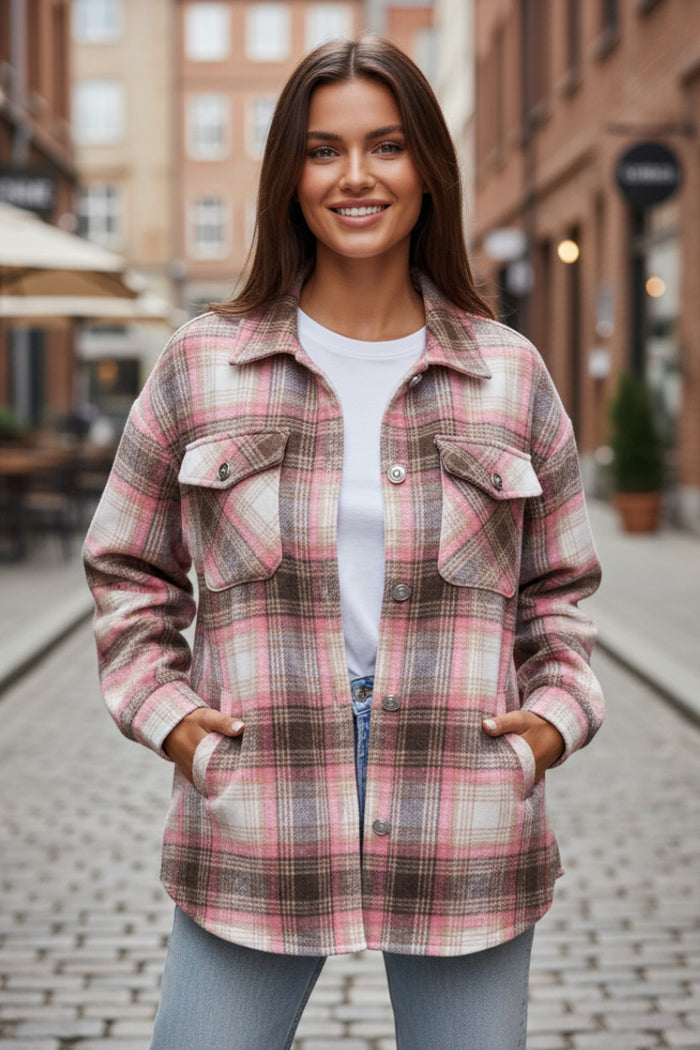 Veste boutonnée rose à carreaux avec poche à rabat