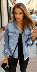 Veste en jean bleu ciel à revers et ourlet brut*