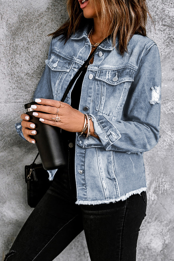 Veste en jean bleu ciel à revers et ourlet brut*