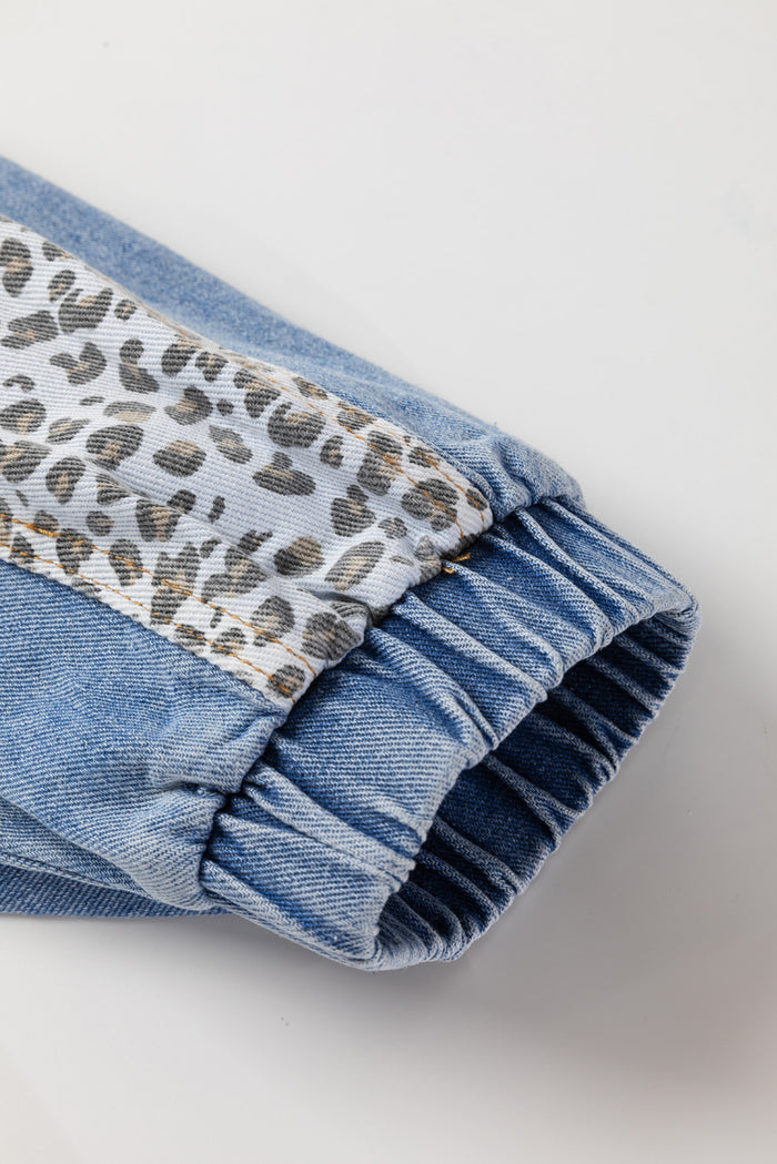 Veste en jean grande taille avec détails à rabat et patchwork léopard