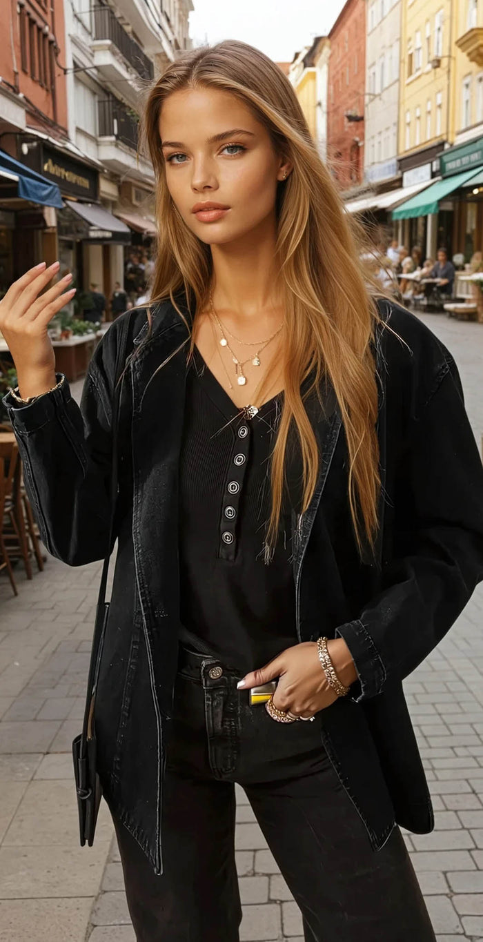 Veste en jean noire avec poches latérales *
