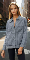 Veste en jean oversize délavée à rayures bleues *