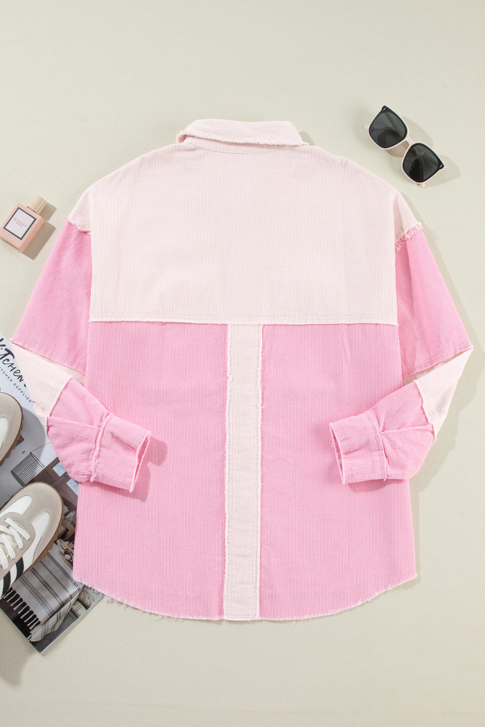 Veste en velours côtelé à coutures apparentes bicolore