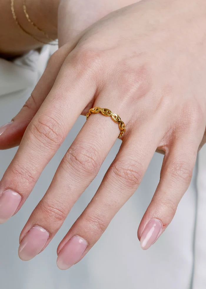 vincent lindsey ring dainty