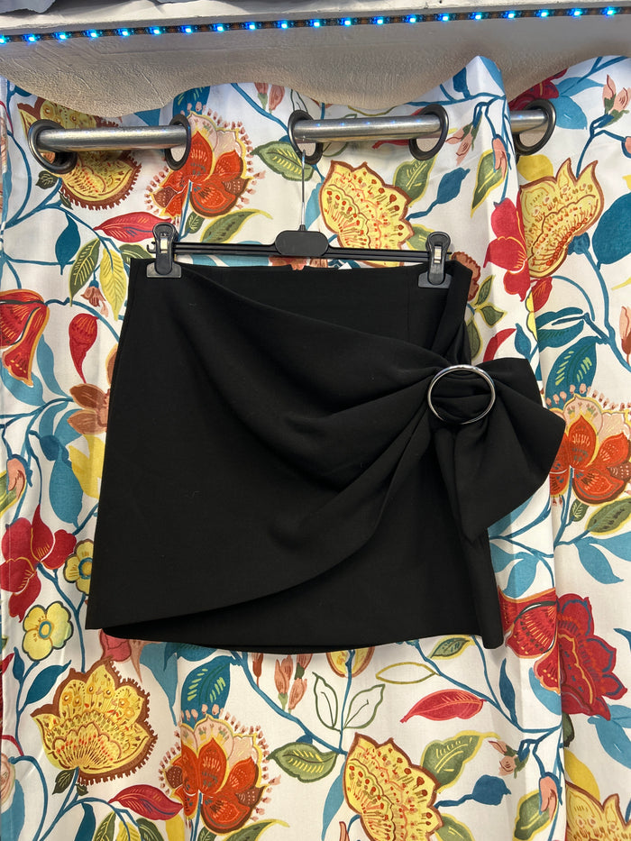 Y2k Zara woman black skirt with buckle